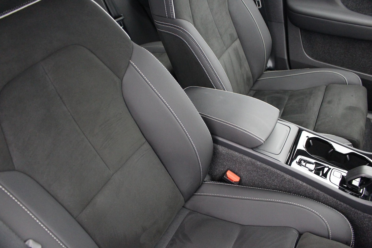 Used Volvo XC40 2025 for sale - 77031319: Photo 34