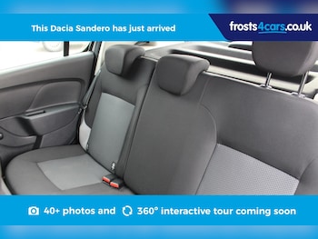 Used Dacia Sandero 2016 for sale - 76452228: Photo