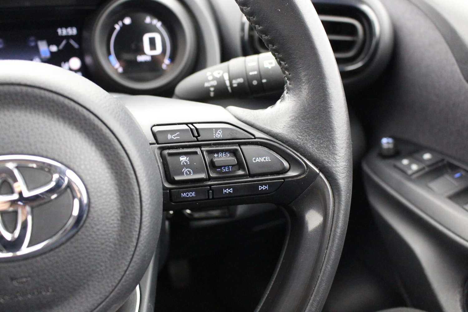 Used Toyota Yaris 2023 for sale - 76647831: Photo 16