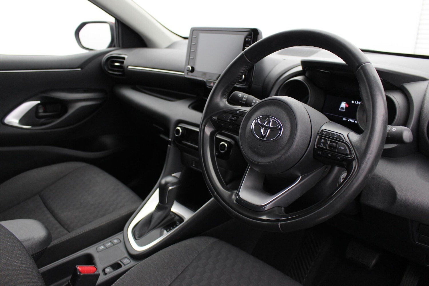 Used Toyota Yaris 2023 for sale - 76647831: Photo 9