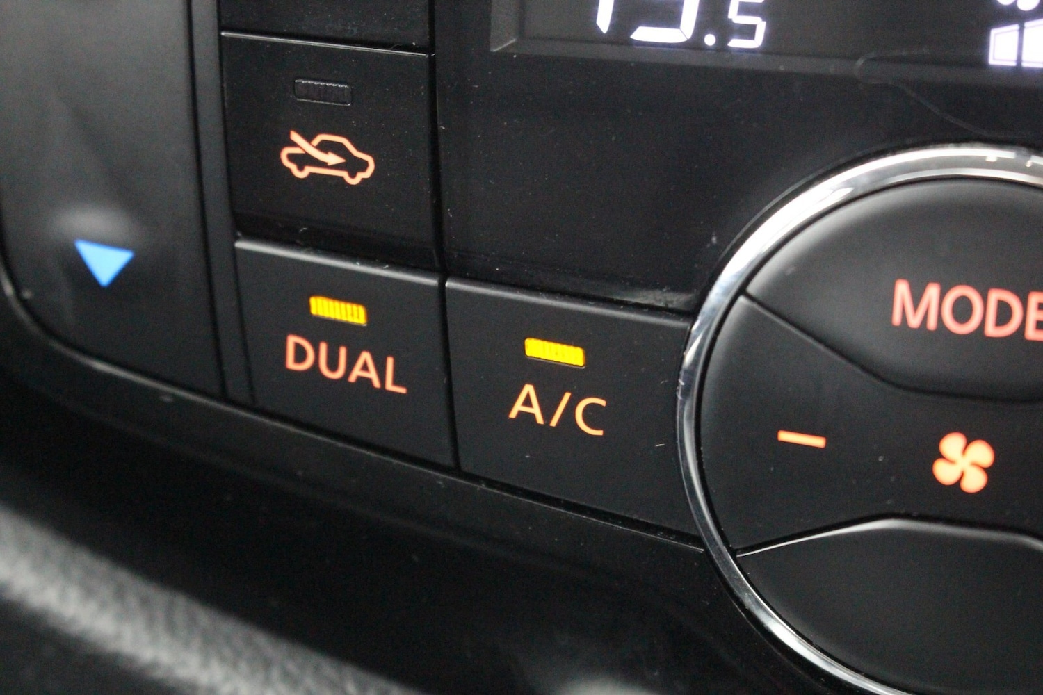 Used Nissan Navara 2021 for sale - 77614351: Photo 27