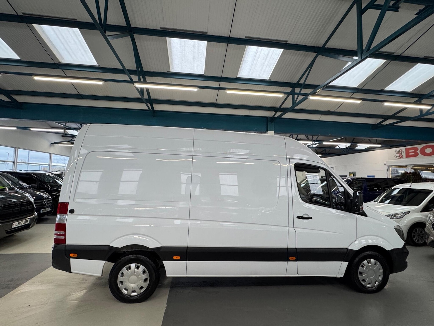 Used Mercedes-Benz Sprinter 2014 for sale - 77364327: Photo 9