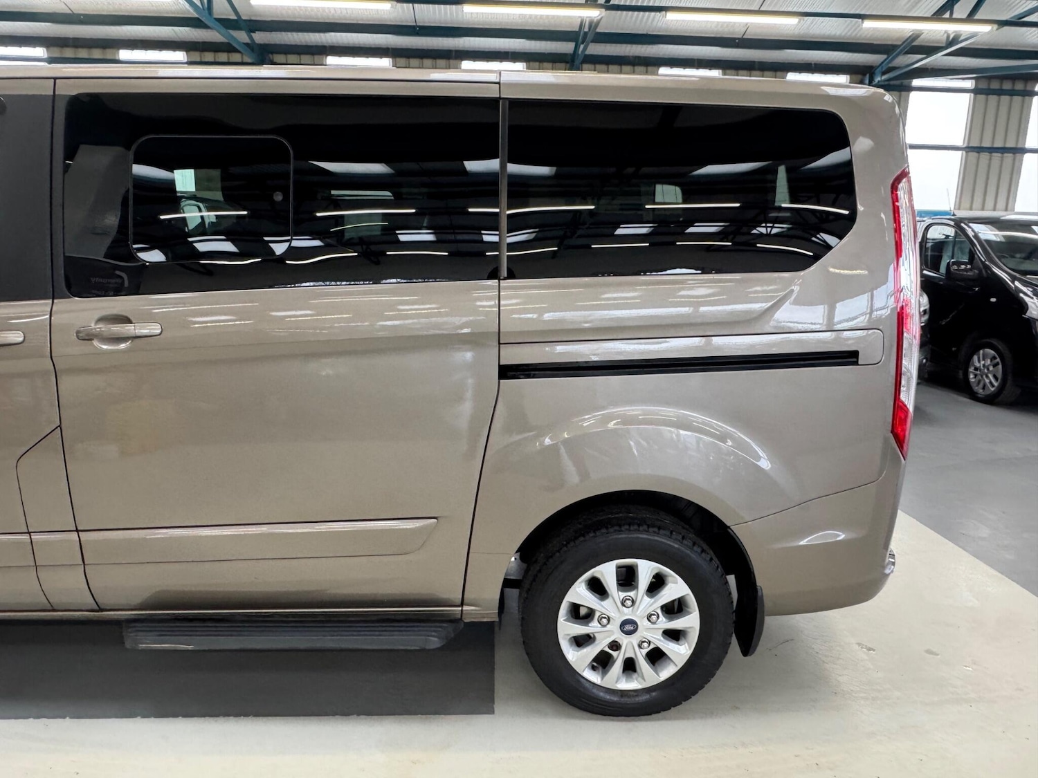 Used Ford Tourneo Custom 2018 for sale - 77410852: Photo 17