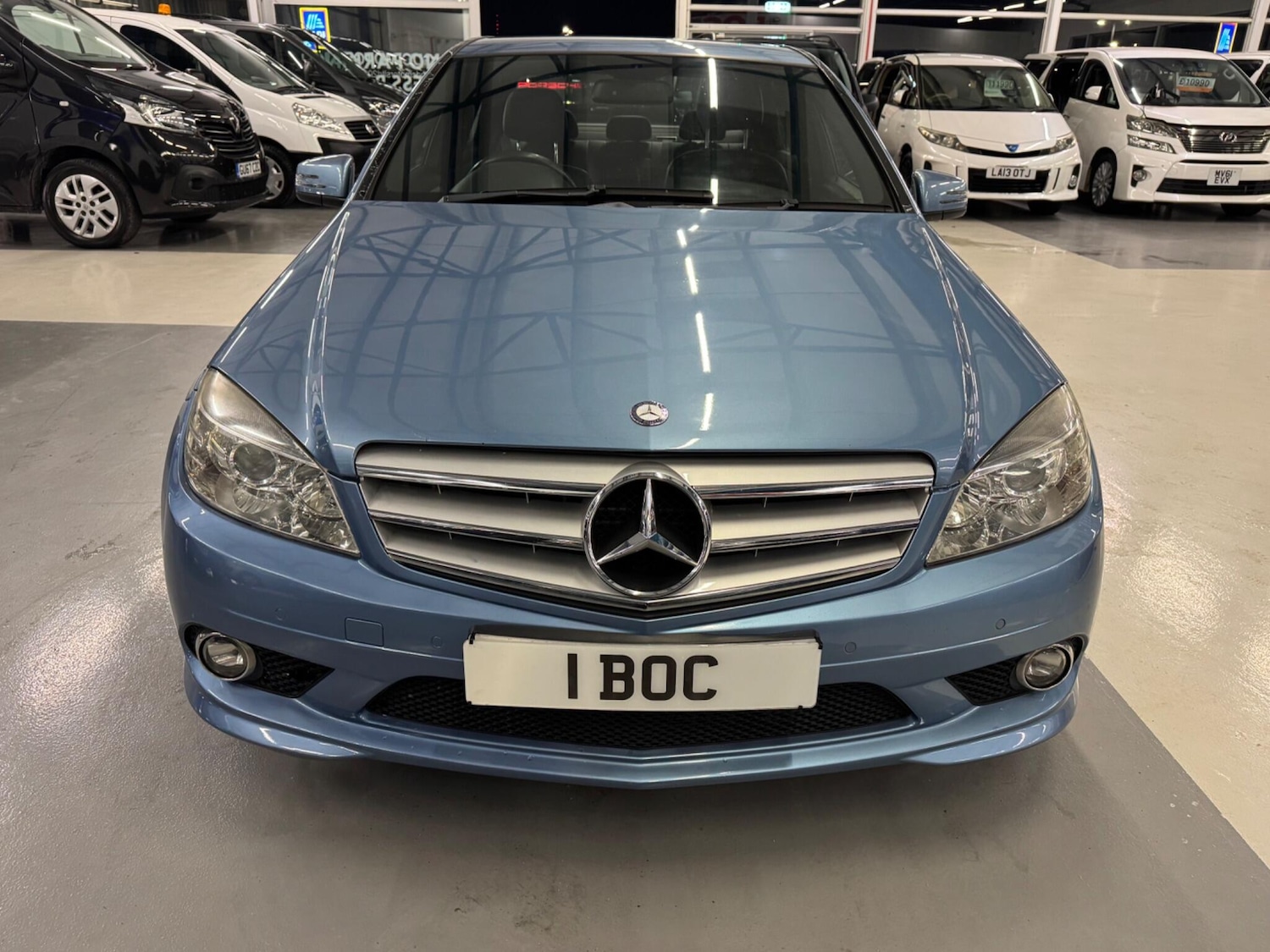 Used Mercedes-Benz C Class 2010 for sale - 77364339: Photo 2