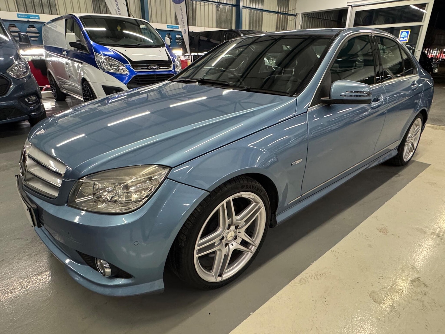 Used Mercedes-Benz C Class 2010 for sale - 77364339: Photo 3