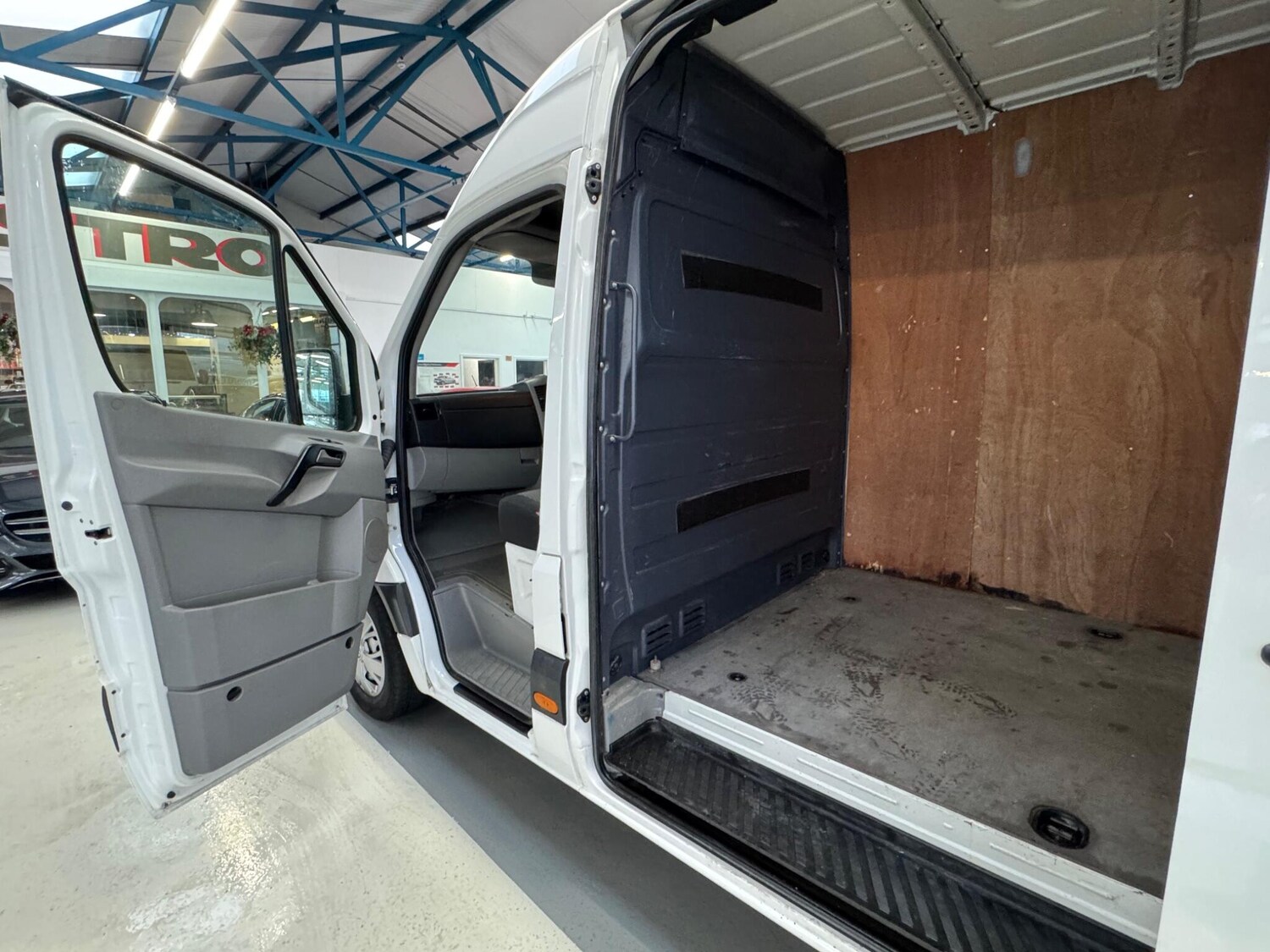 Used Volkswagen Crafter 2014 for sale - 77364354: Photo 24
