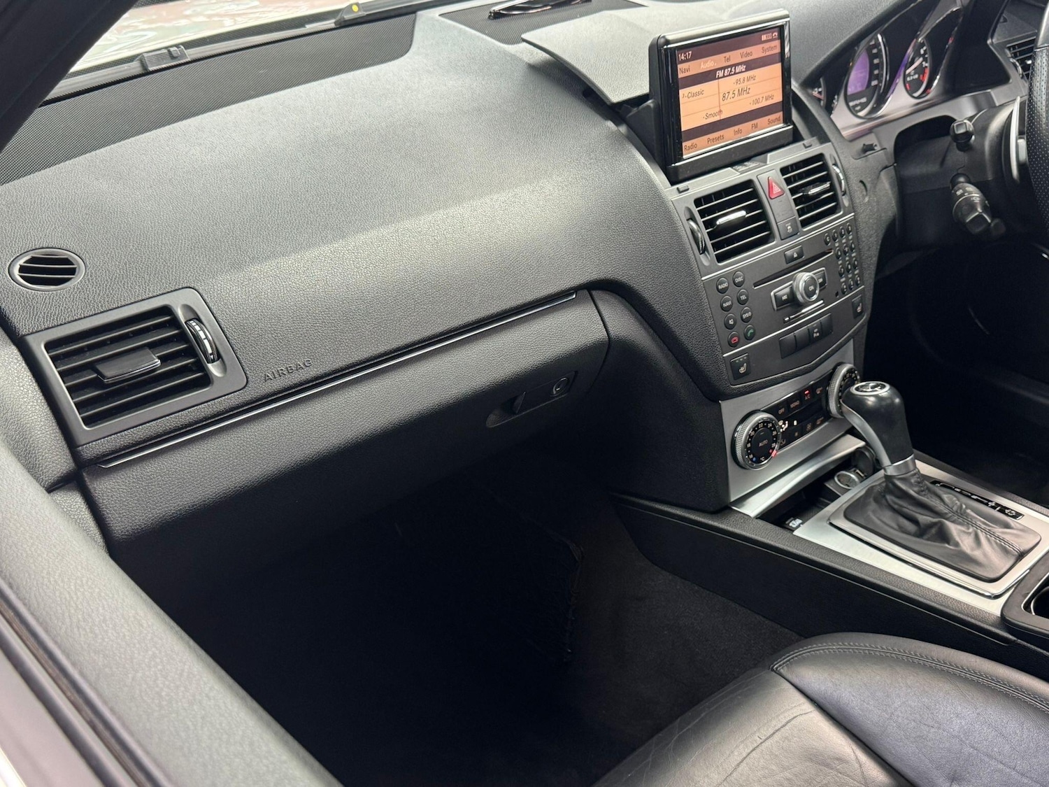 Used Mercedes-Benz C Class 2010 for sale - 77898401: Photo 17