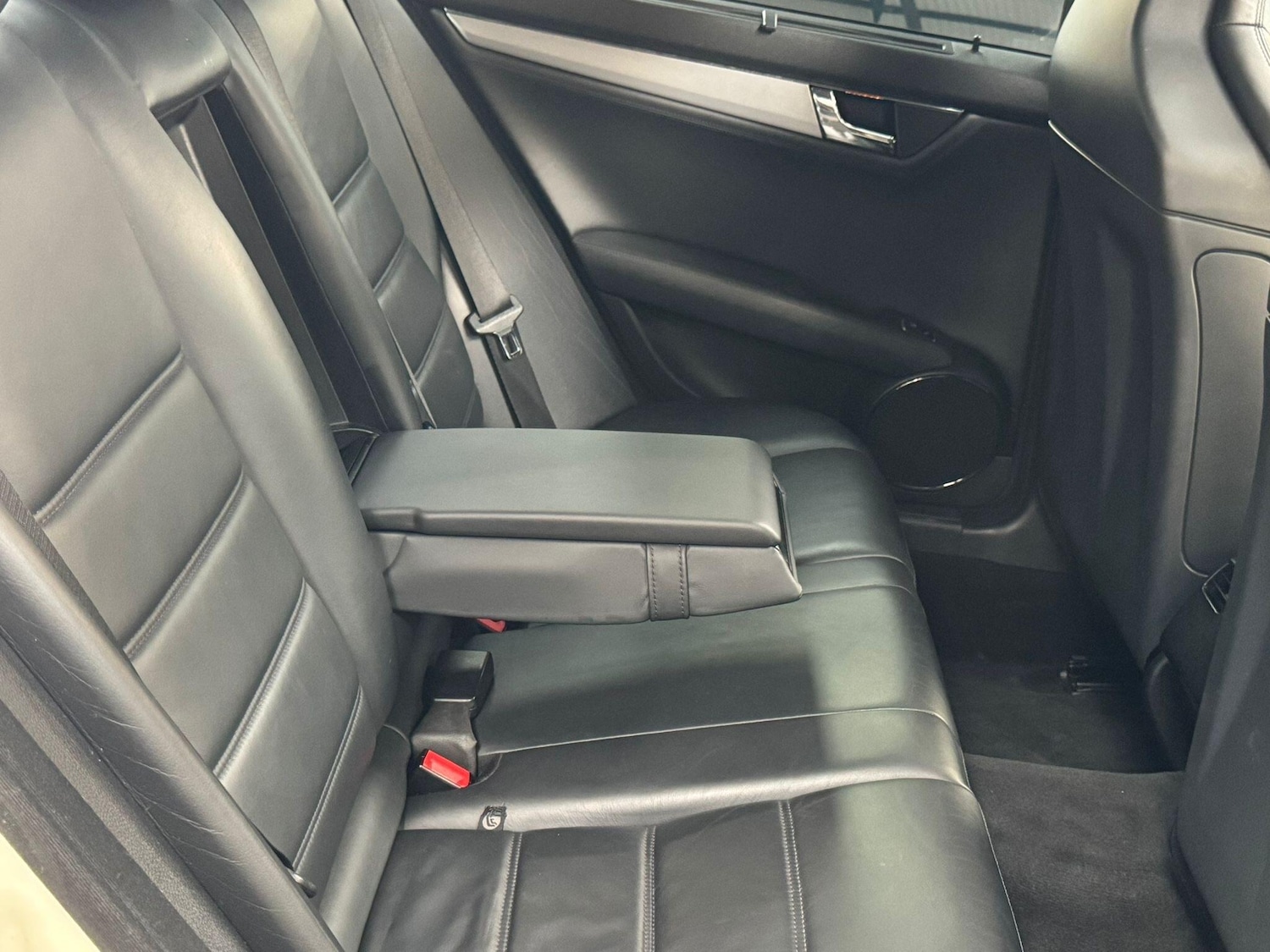 Used Mercedes-Benz C Class 2010 for sale - 77898401: Photo 30