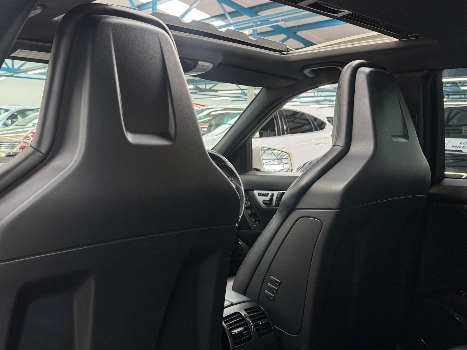 Used Mercedes-Benz C Class 2010 for sale - 77898401: Photo 45