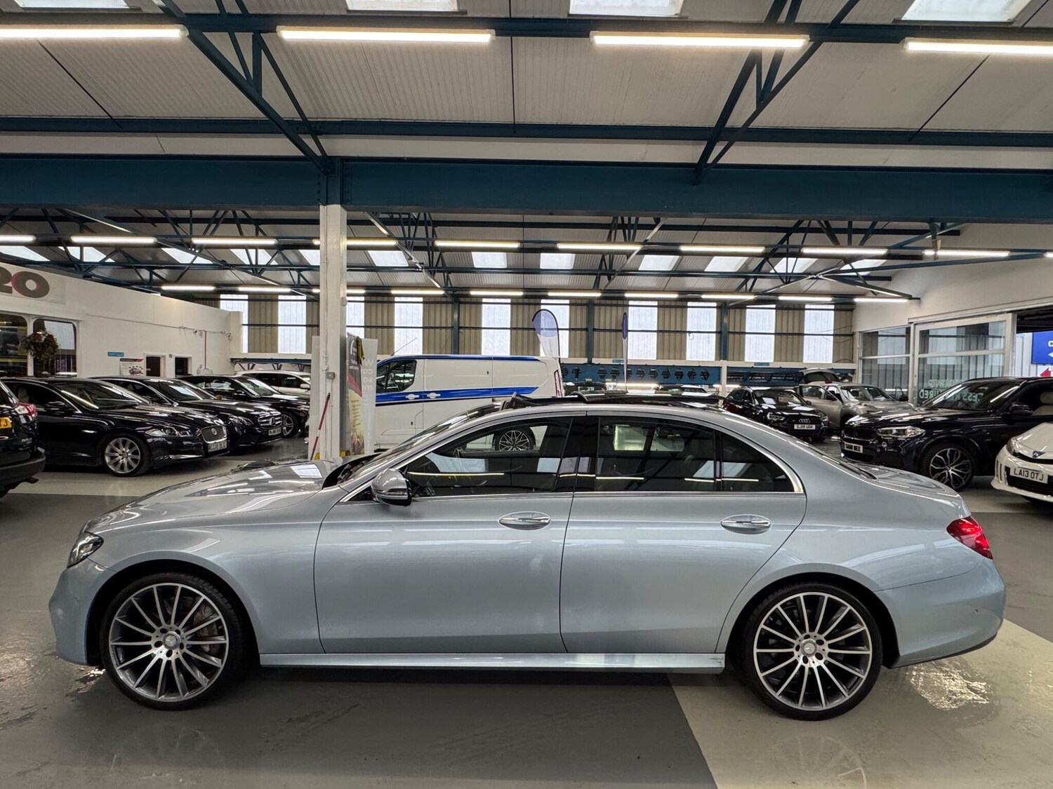 Used Mercedes-Benz E Class for sale - 77364287: Photo 12