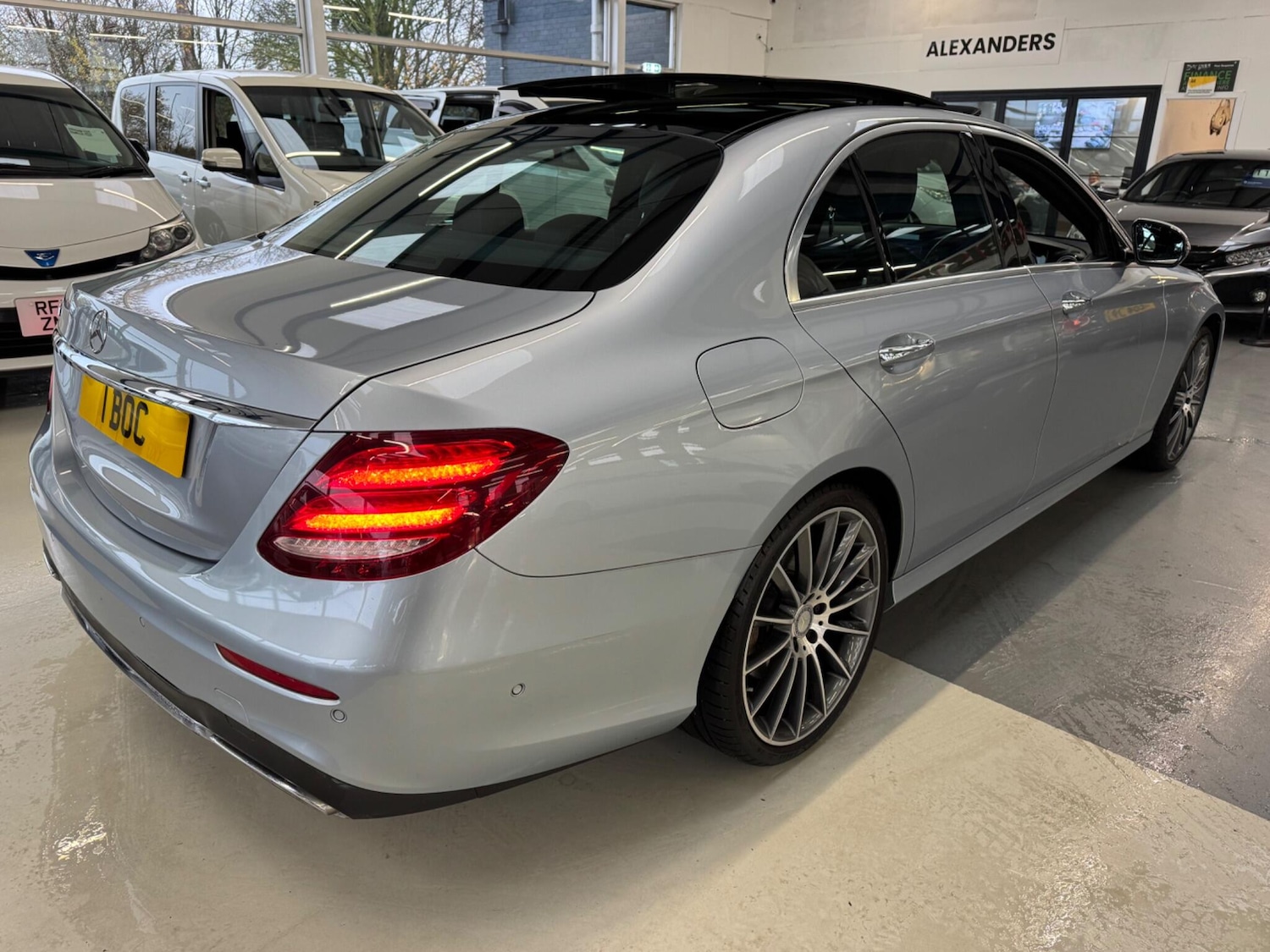 Used Mercedes-Benz E Class for sale - 77364287: Photo 15