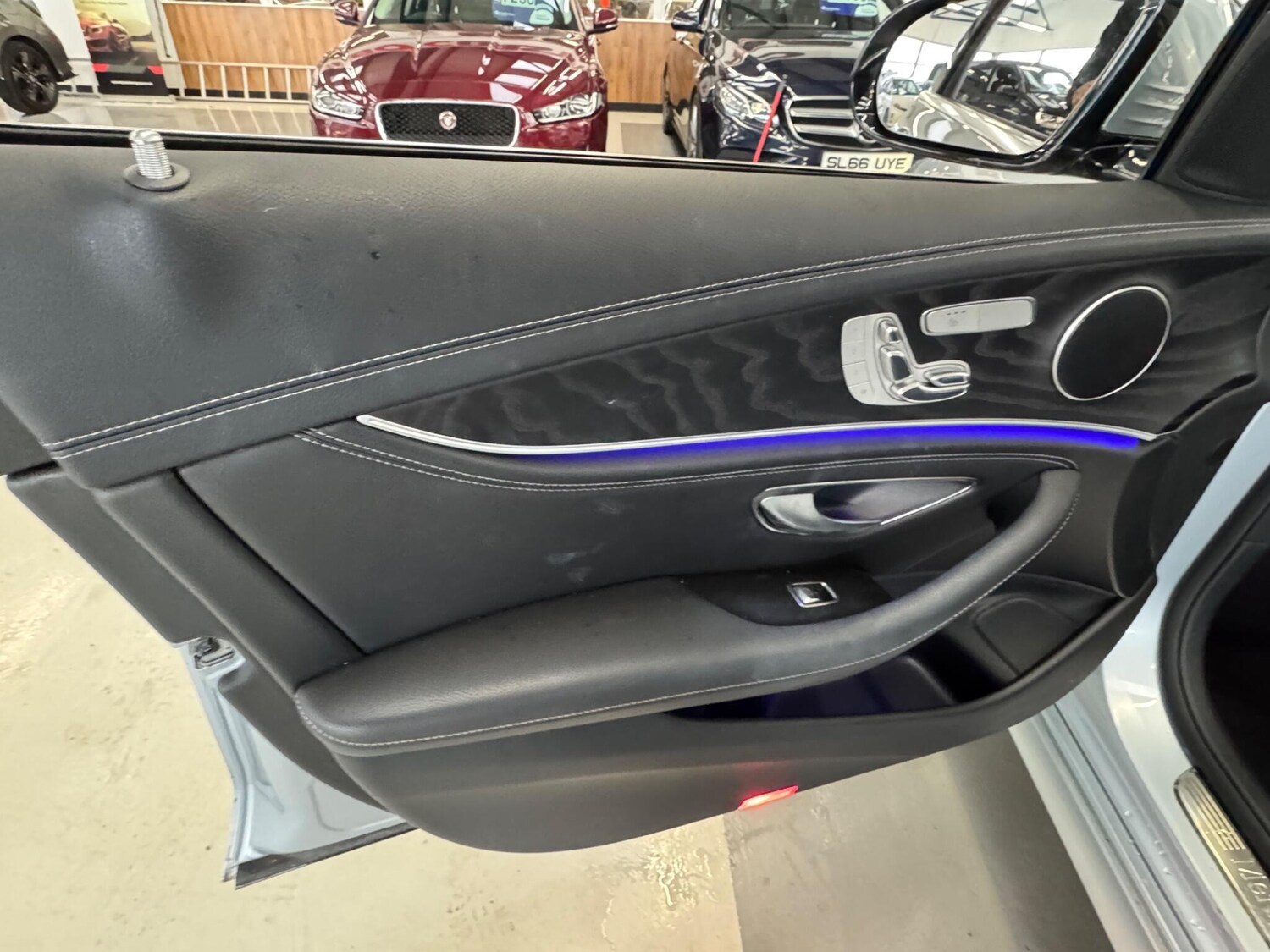 Used Mercedes-Benz E Class for sale - 77364287: Photo 24