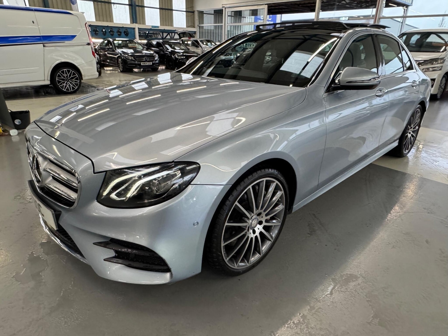 Used Mercedes-Benz E Class for sale - 77364287: Photo 3