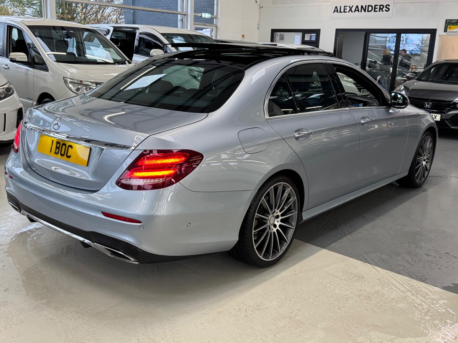 Used Mercedes-Benz E Class for sale - 77364287: Photo 6