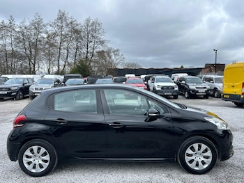 Used Peugeot 208 2015 for sale - 77559281: Photo