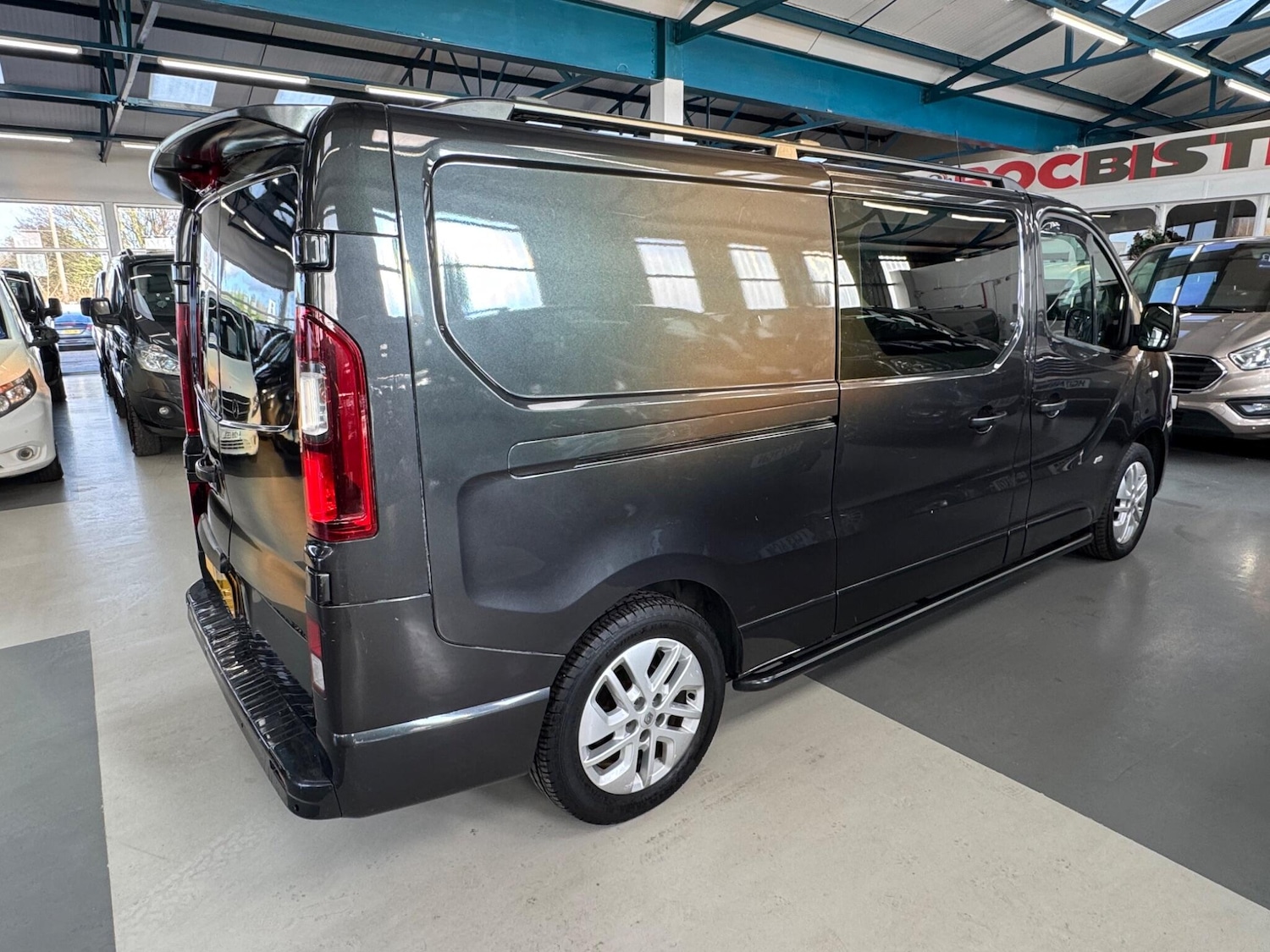 Used Vauxhall Vivaro 2016 for sale - 77364310: Photo 10