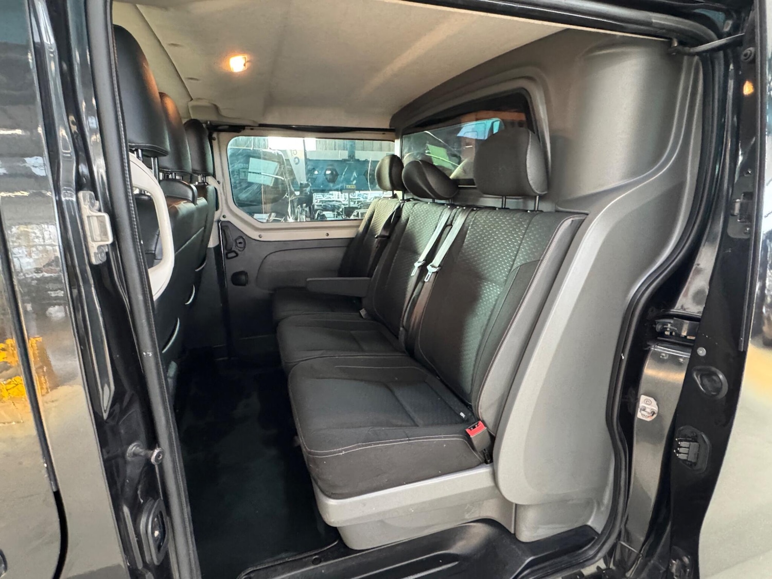 Used Vauxhall Vivaro 2016 for sale - 77364310: Photo 19