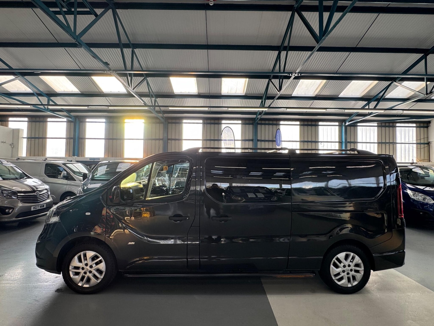 Used Vauxhall Vivaro 2016 for sale - 77364310: Photo 4