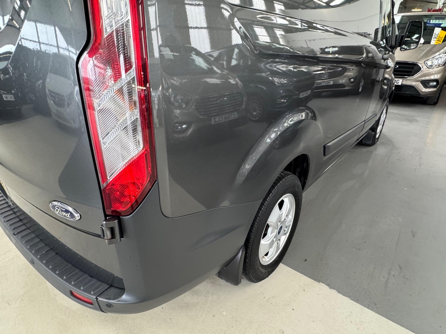 Used Ford Transit Custom for sale - 77550472: Photo 9