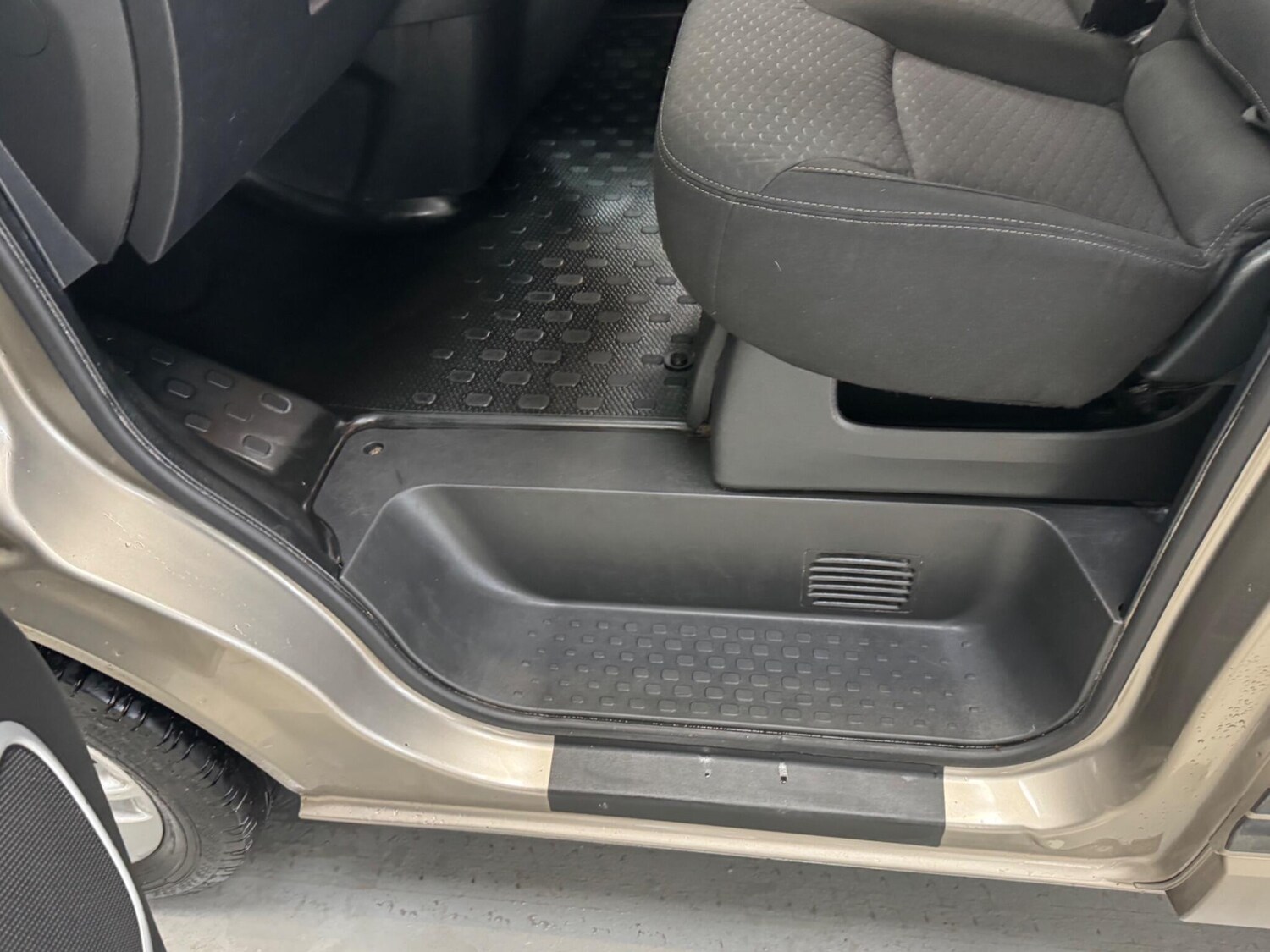 Used Vauxhall Vivaro 2017 for sale - 77364329: Photo 23