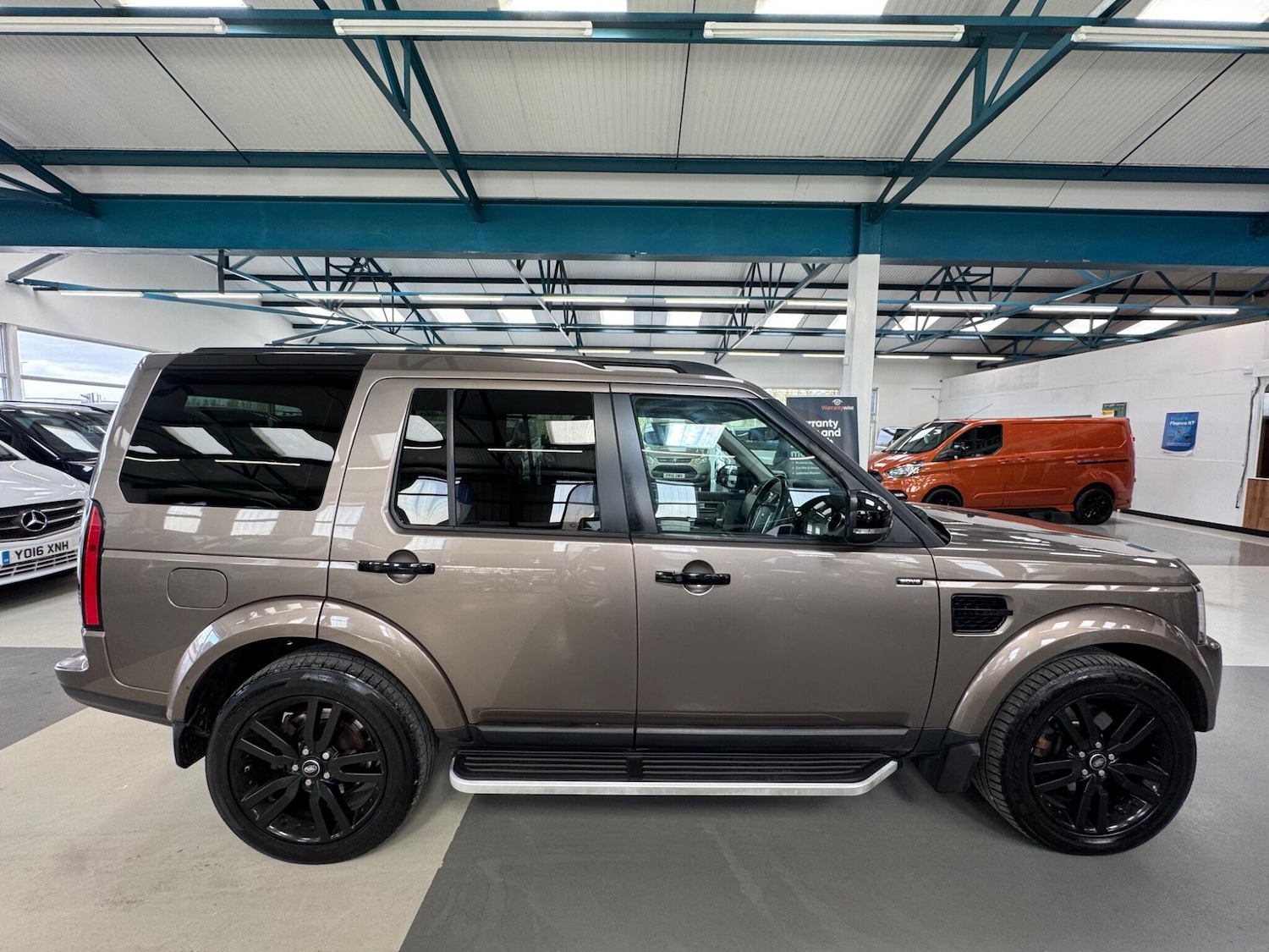 Used Land Rover Discovery 2015 for sale - 78099844: Photo 10