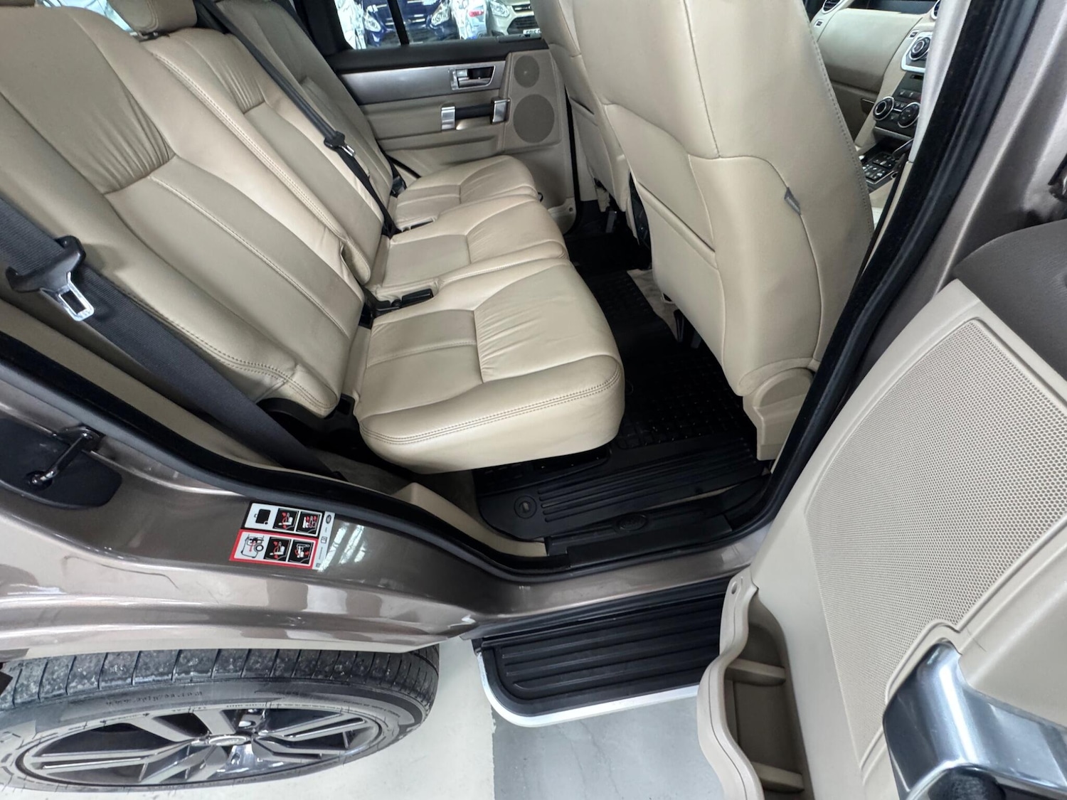 Used Land Rover Discovery 2015 for sale - 78099844: Photo 18