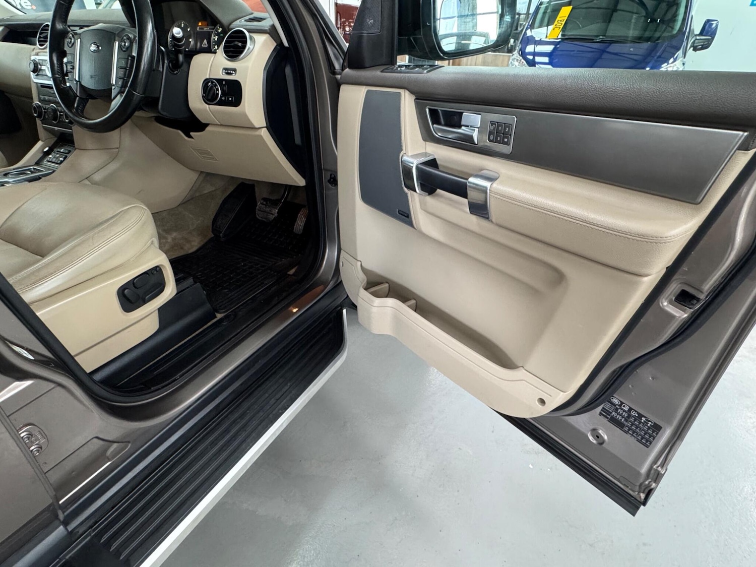 Used Land Rover Discovery 2015 for sale - 78099844: Photo 23