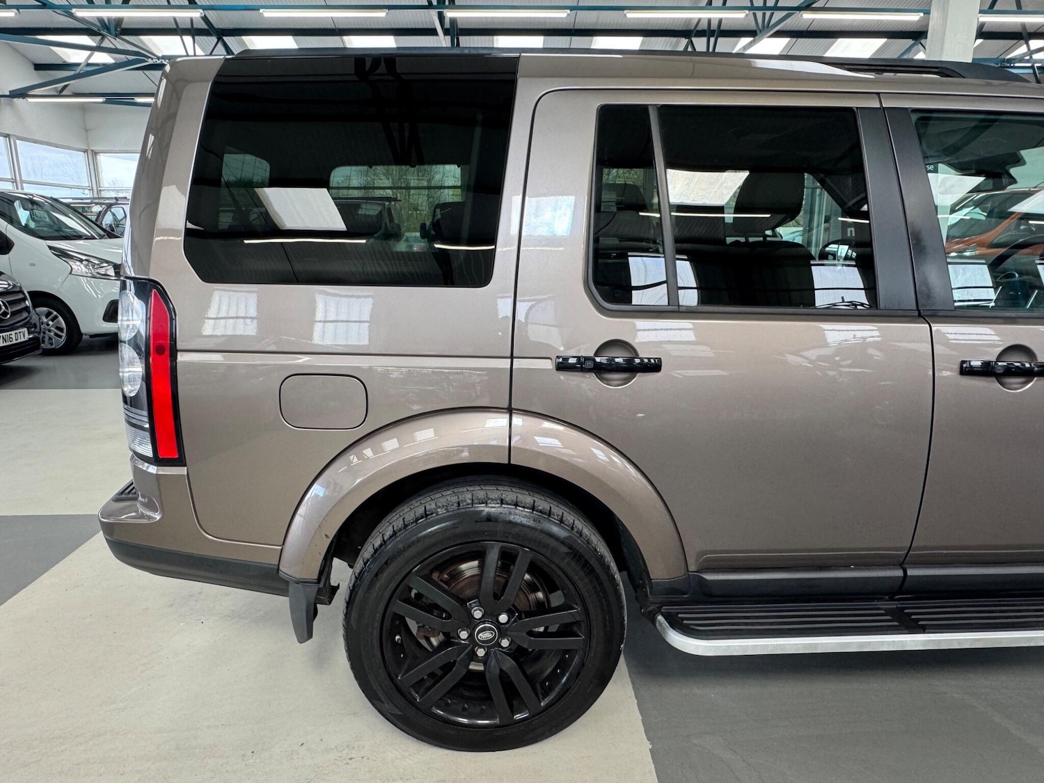 Used Land Rover Discovery 2015 for sale - 78099844: Photo 30