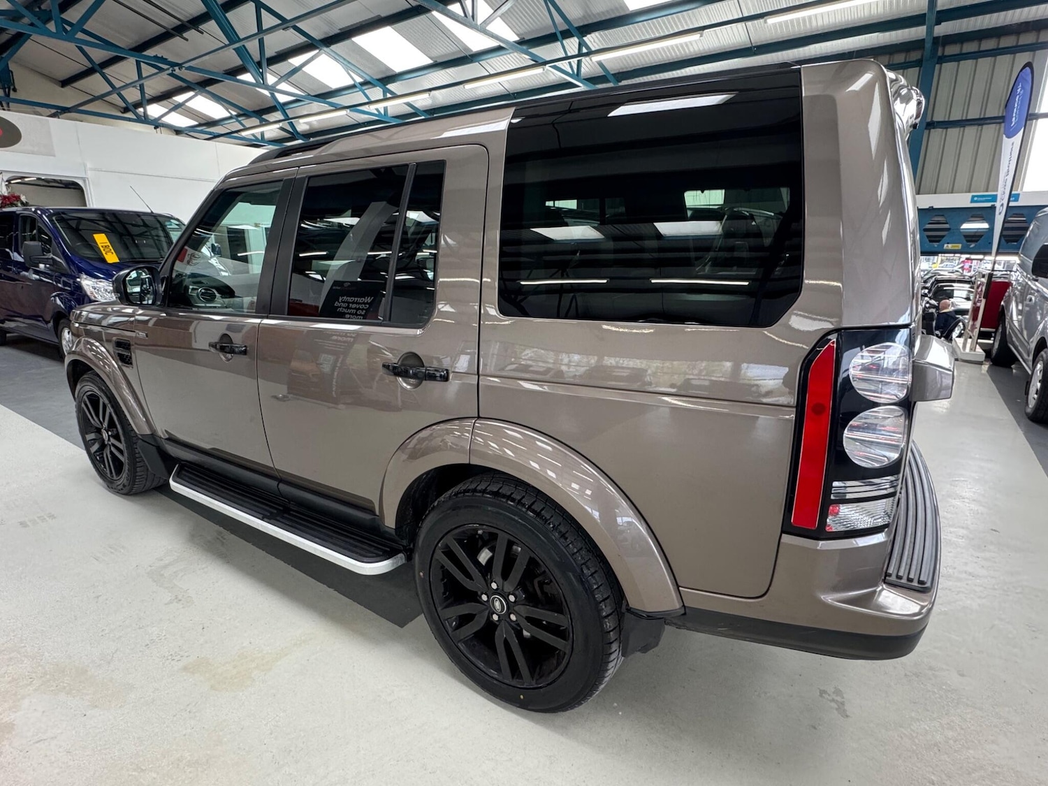 Used Land Rover Discovery 2015 for sale - 78099844: Photo 4