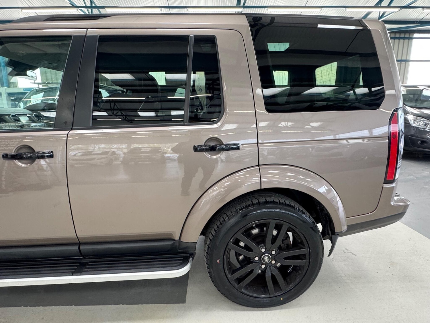 Used Land Rover Discovery 2015 for sale - 78099844: Photo 8