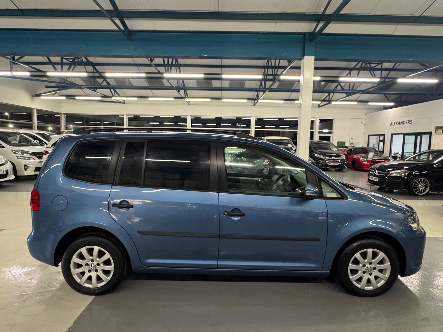 Used Volkswagen Touran 2012 for sale - 77696446: Photo 8