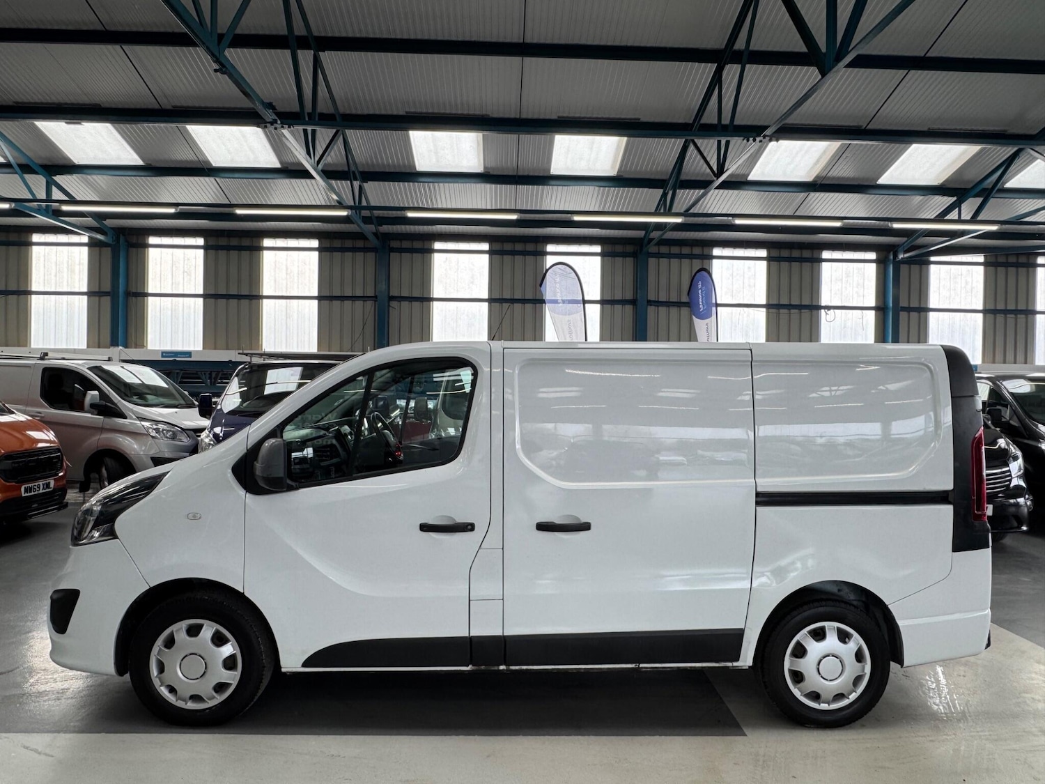 Used Vauxhall Vivaro 2019 for sale - 77982651: Photo 4