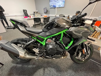 Used Kawasaki Z H2 2024 for sale - bike-77784521: Photo