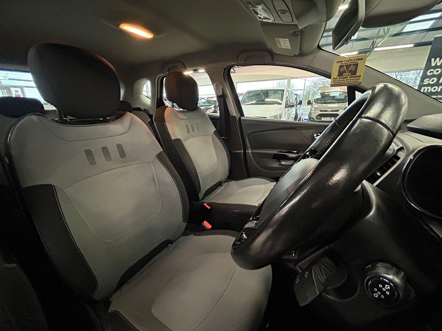 Used Renault Captur for sale - 77658368: Photo 11