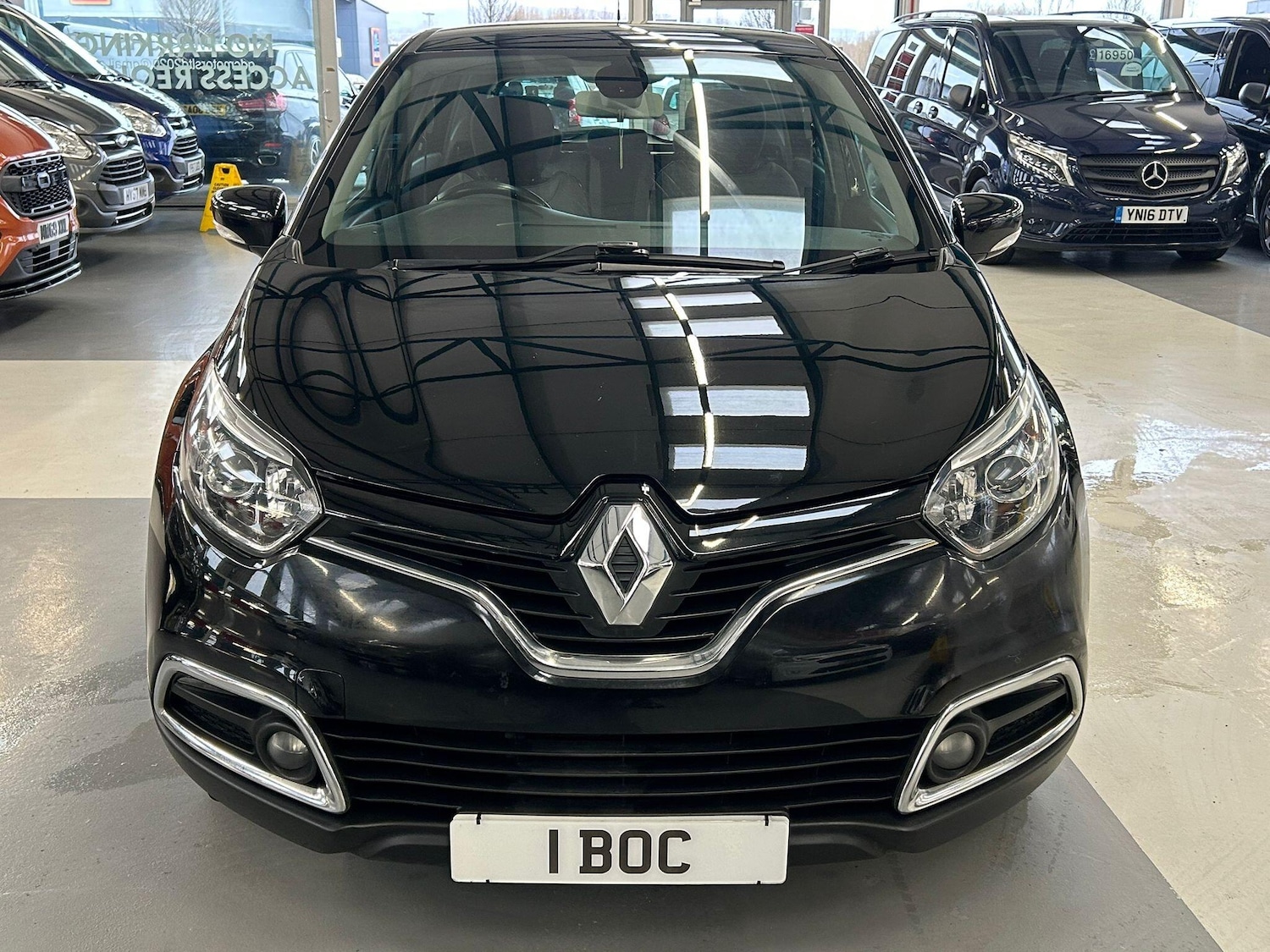 Used Renault Captur for sale - 77658368: Photo 2