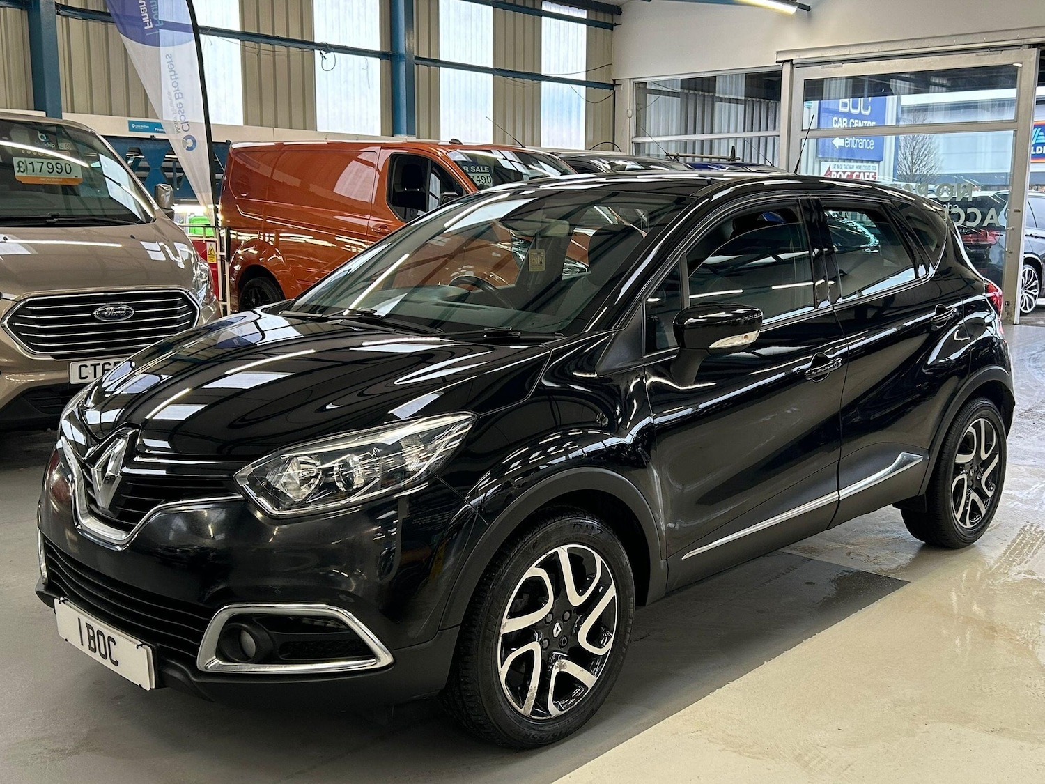 Used Renault Captur for sale - 77658368: Photo 3