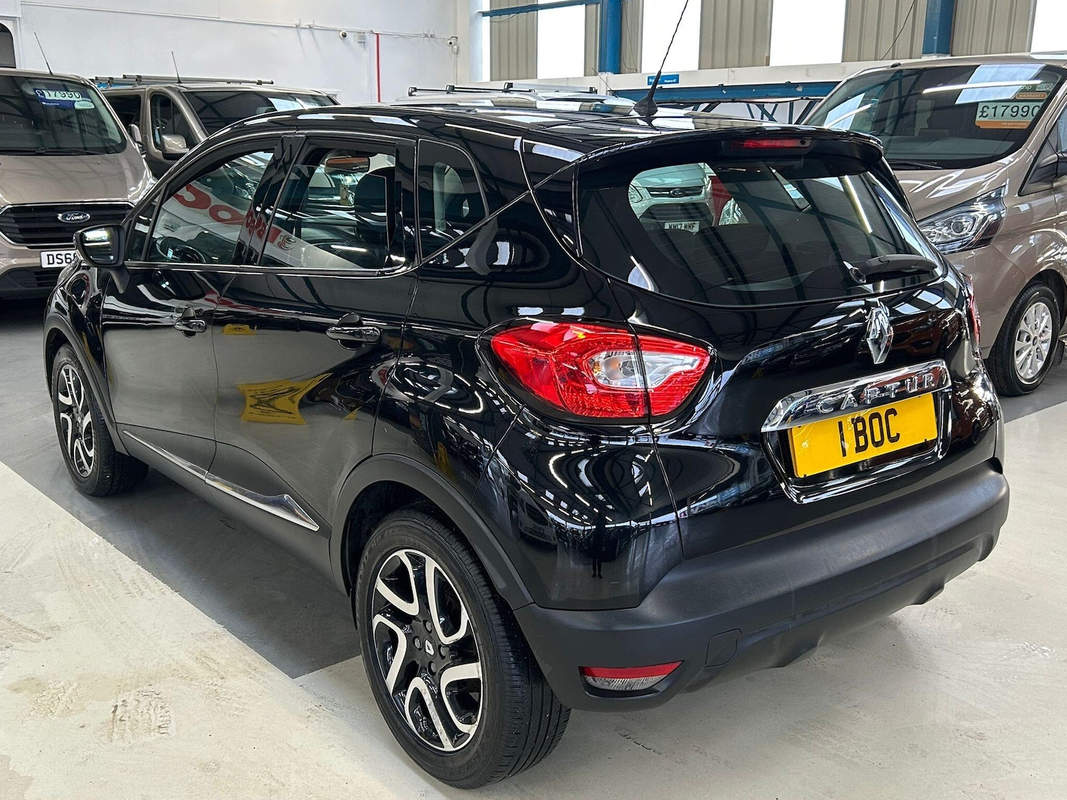 Used Renault Captur for sale - 77658368: Photo 4