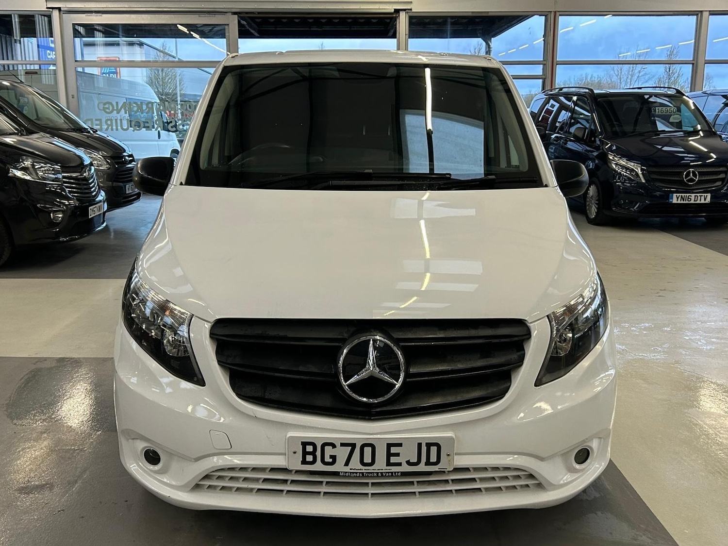 Used Mercedes-Benz Vito 2020 for sale - 77882222: Photo 2