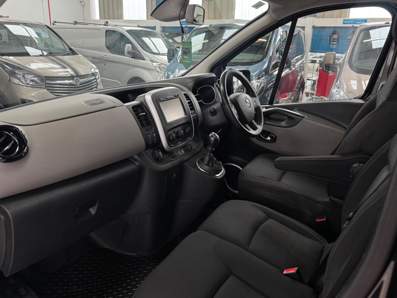 Used Renault Trafic 2018 for sale - 77598115: Photo 18