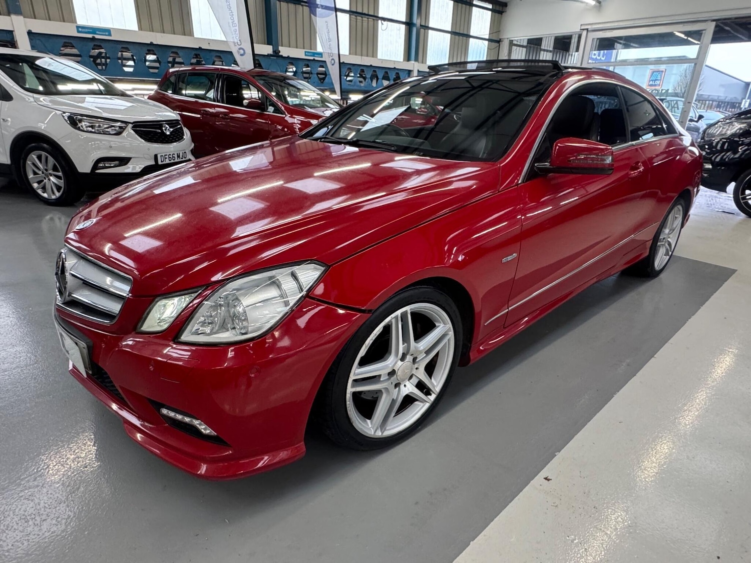 Used Mercedes-Benz E Class for sale - 77599158: Photo 4