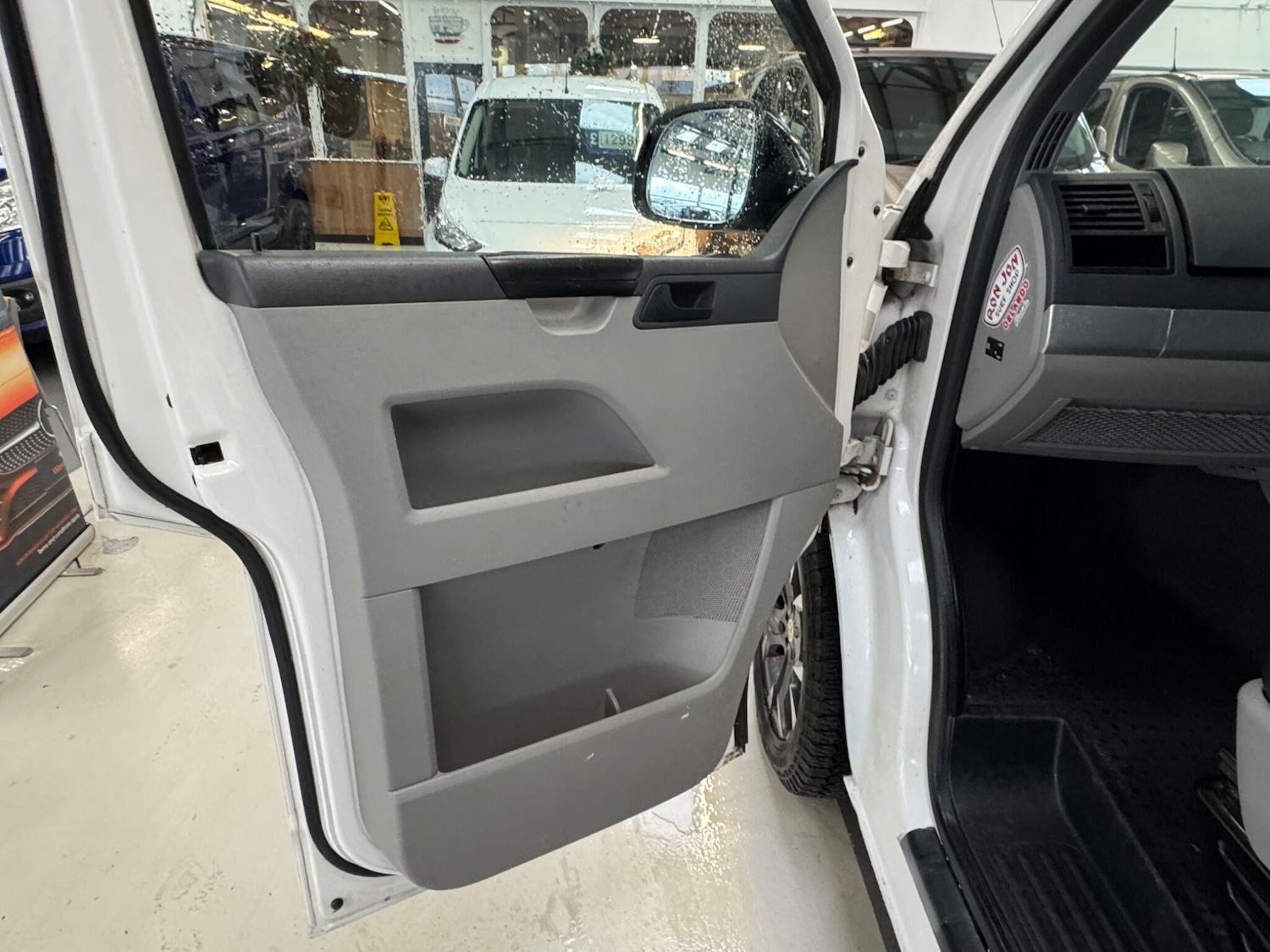 Used Volkswagen Transporter 2012 for sale - 77468573: Photo 23