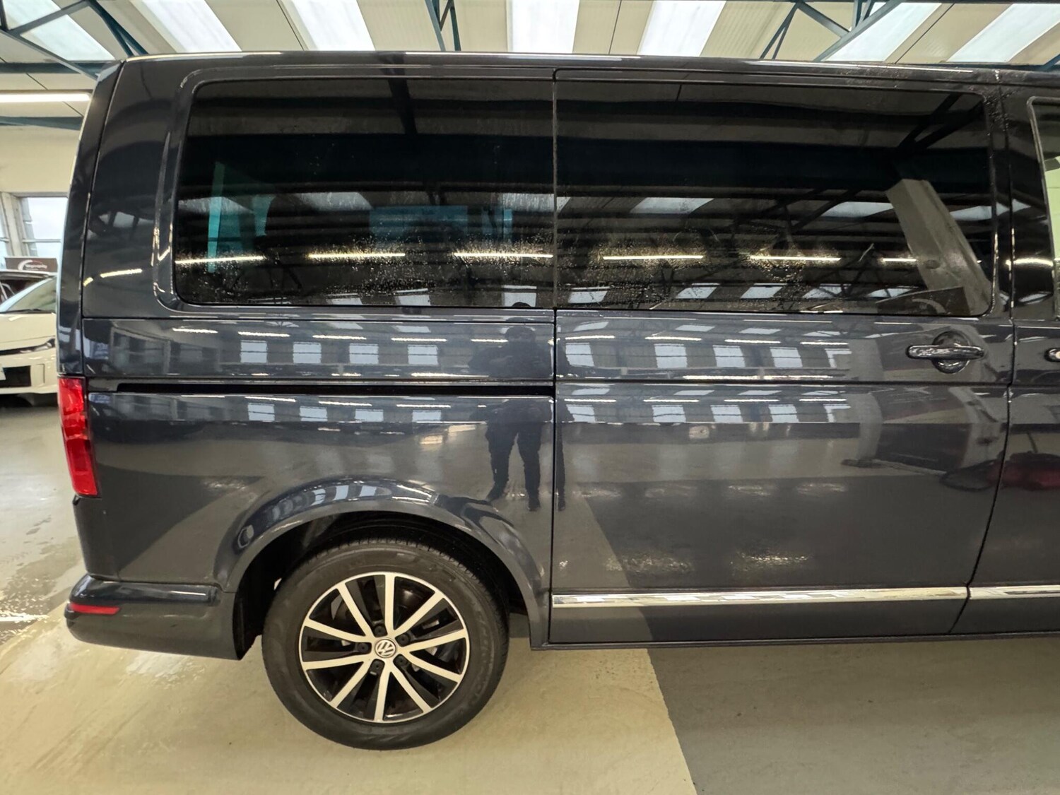 Used Volkswagen Caravelle for sale - 77497496: Photo 11