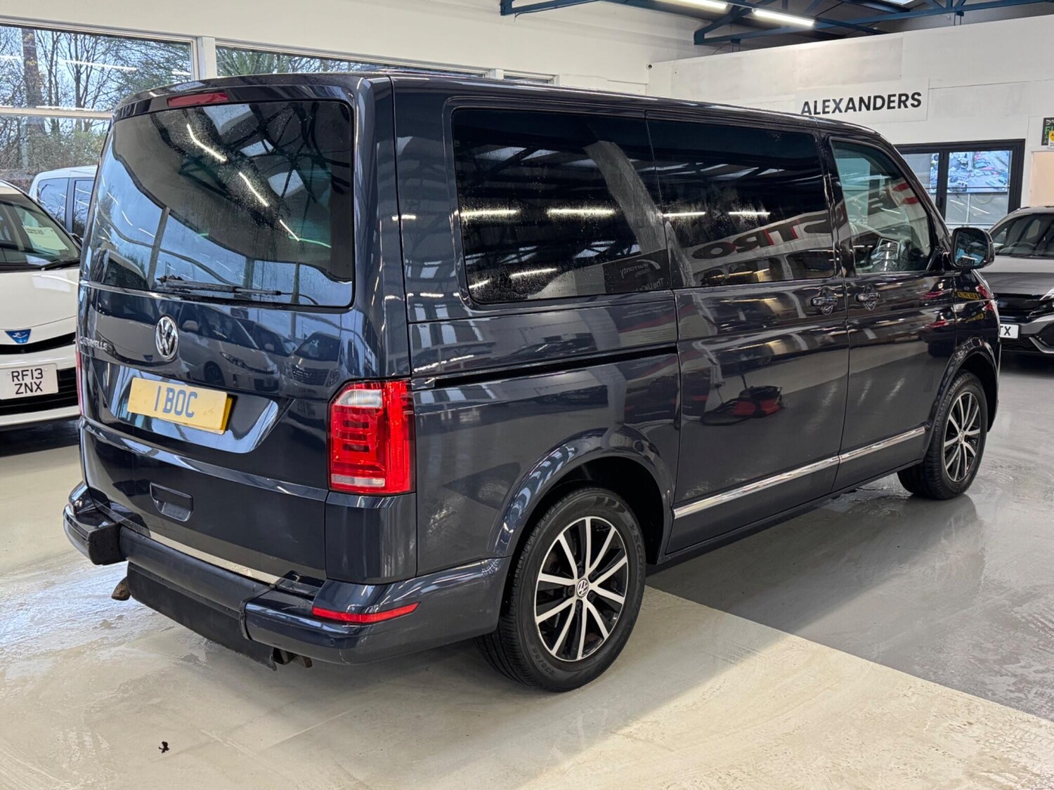 Used Volkswagen Caravelle for sale - 77497496: Photo 9