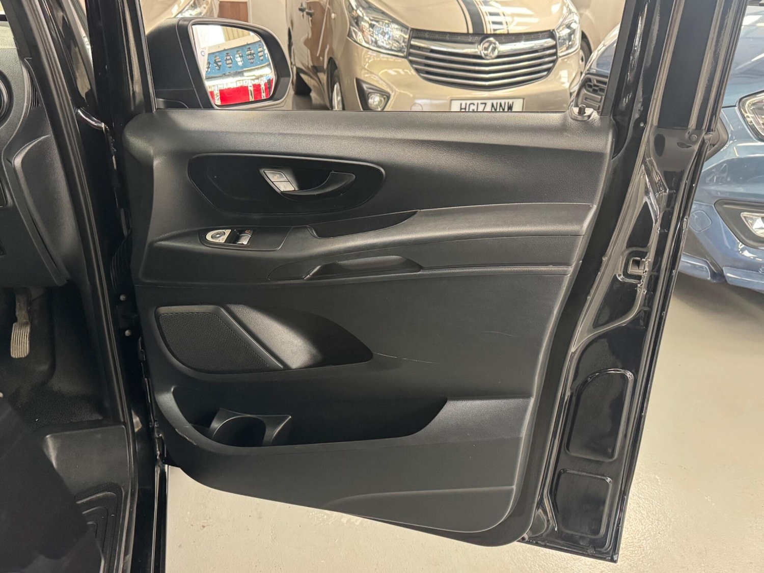 Used Mercedes-Benz Vito for sale - 77364373: Photo 16