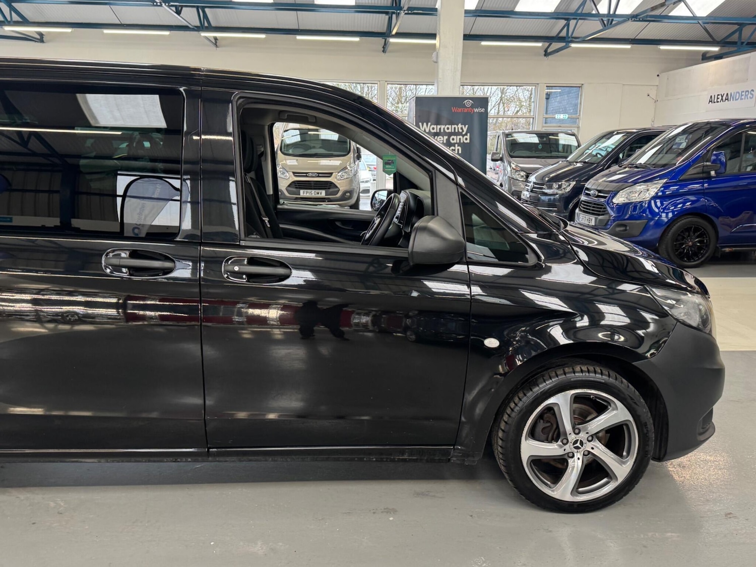 Used Mercedes-Benz Vito for sale - 77364373: Photo 9