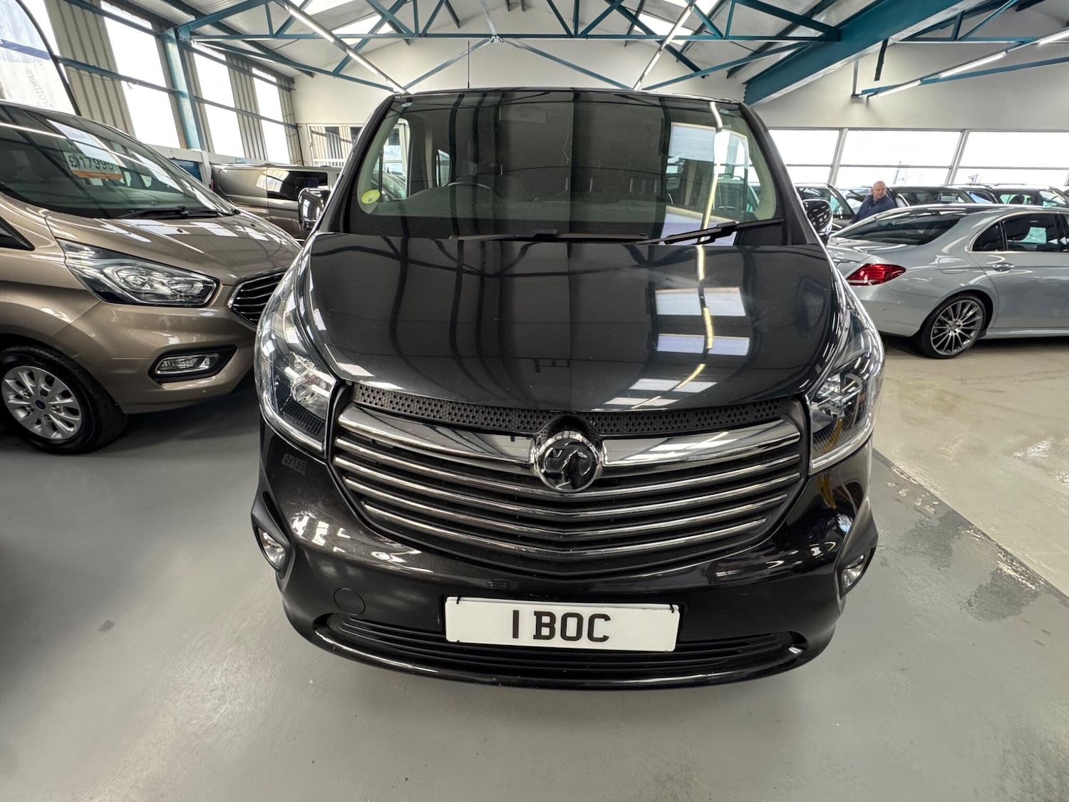 Used Vauxhall Vivaro 2017 for sale - 77839104: Photo 2