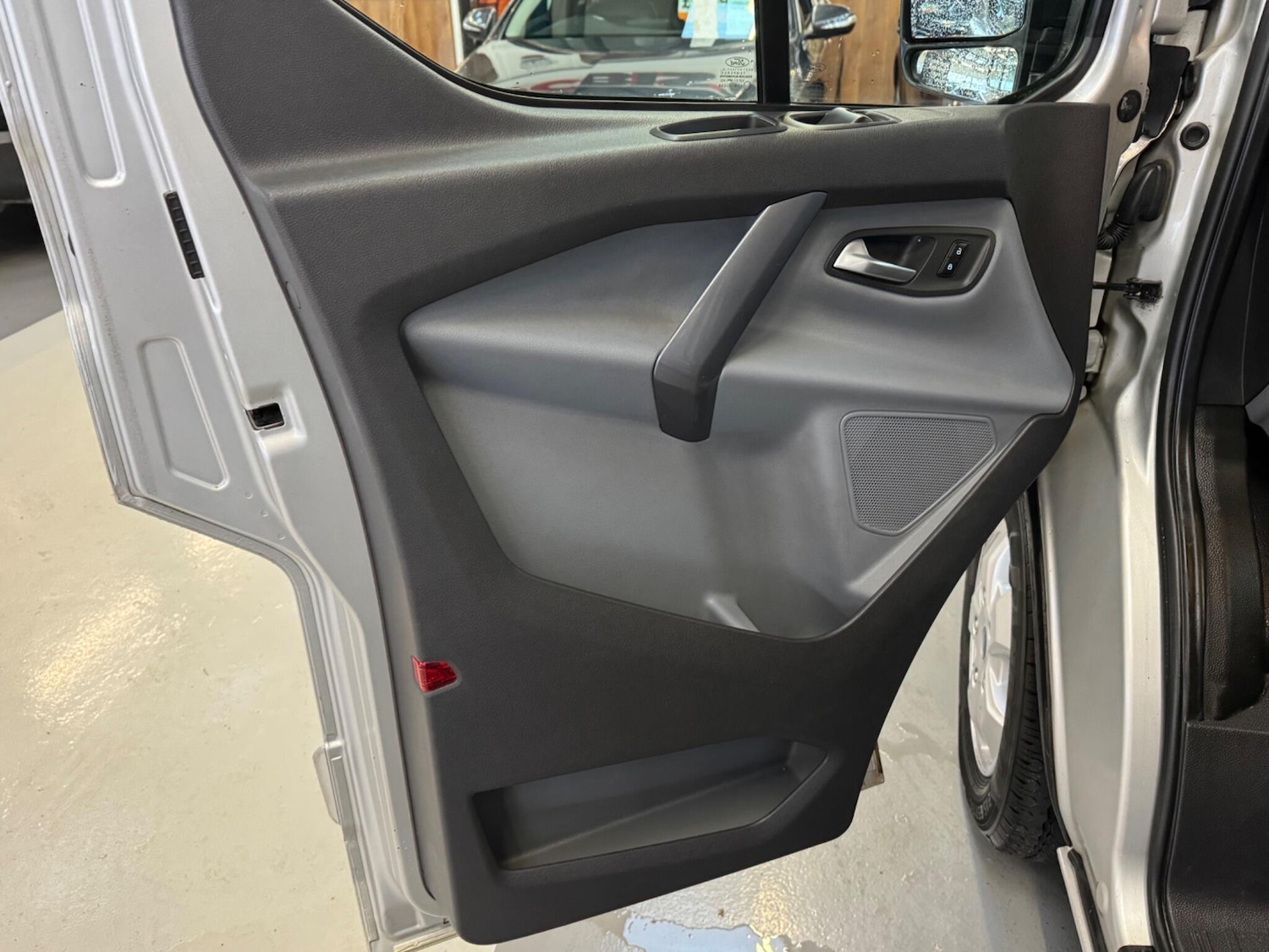 Used Ford Transit Custom for sale - 77364357: Photo 41