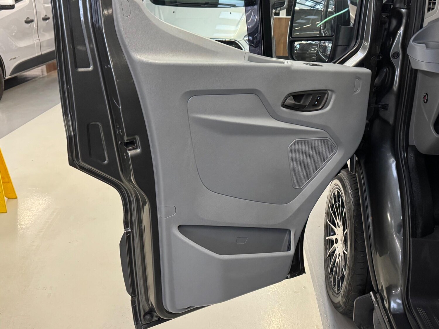 Used Ford Transit 2017 for sale - 77364361: Photo 40