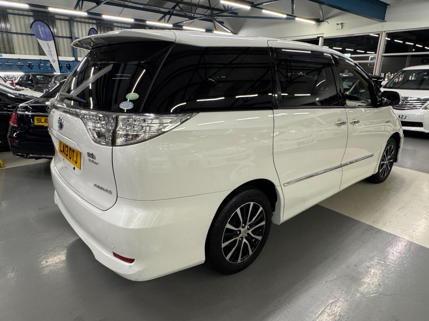 Used Toyota Estima for sale - 77364330: Photo 16