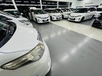 Used Toyota Estima 2013 for sale - 77364330: Photo